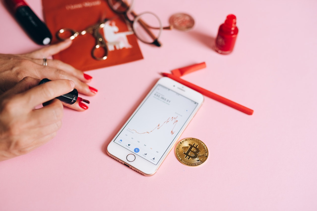How to Use Digital Marketing to Attract New Crypto Customers